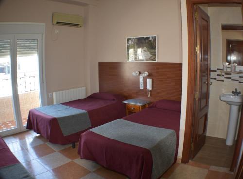 Hostal Alamare - image 2