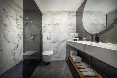 295454606 Grand Hotel Adriatic