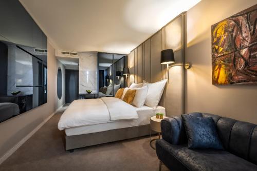 295454675 Grand Hotel Adriatic