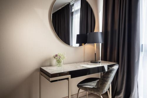 Classic Double or Twin Room image 4