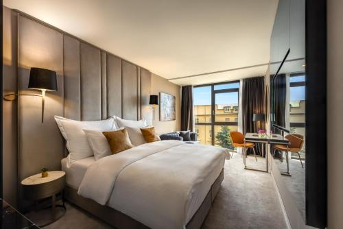 295455939 Grand Hotel Adriatic
