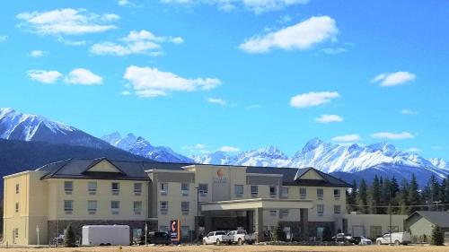 Comfort Inn & Suites - Hotel - Valemount