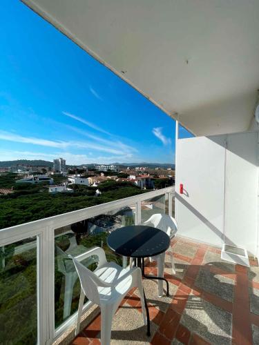 Studio with Balcony (1 Adult) image 2