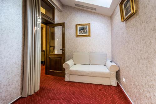 Deluxe King Suite room in Noblesse Boutique Resort