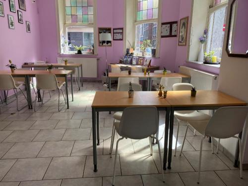 Aufenthaltsraum/TV-Zimmer, Hotel Les Acteurs in Lüttich