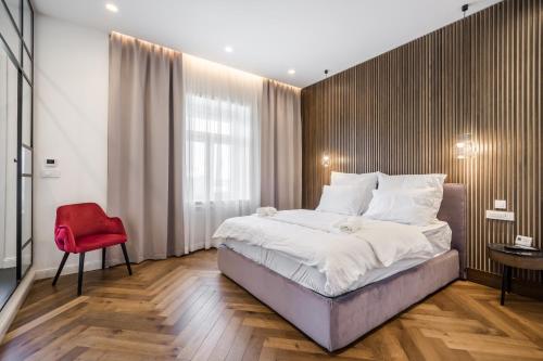 Budapest Eye- Boutique Suites, by BQA