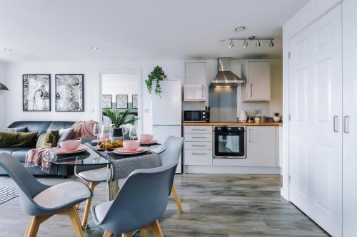 Rest & Recharge at The Orange Grove (2-bed, 2-bathroom)