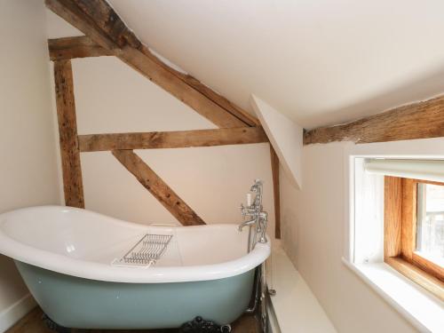 The Old Barn - image 6