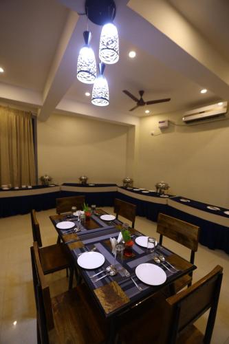Restaurant, Lamel Cove Beach Resort in Pondicherry - Chennai ECR Road