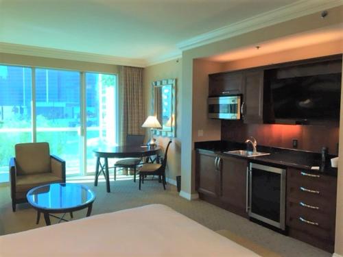 MGM Signature Condo Hotel by Owner - No Resort Fee !!, Las Vegas (photo 6)
