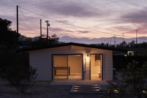 레크레이션 시설, @ Marbella Lane - The Moon Designer Home right behind the JTNP in 기타