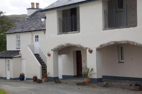 Woodhill House - image 5