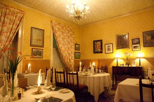 Woodhill House - image 2