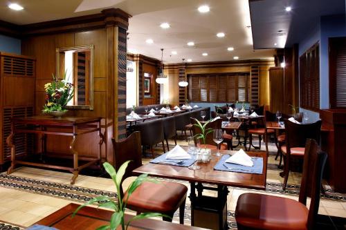 Restaurant, Herald Suites Solana Hotel near Libertad LRT Station
