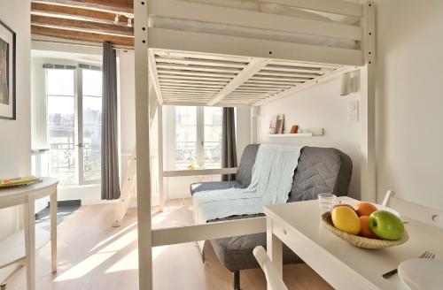 NEW Mezzanine Studio in the Heart of Paris (4F)