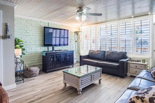 Pearl Marlin SSA205 Condo - main image