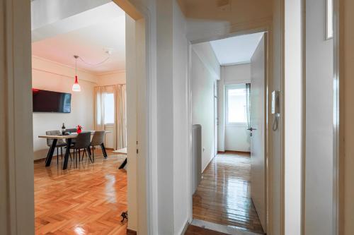 Acropolin, Under Acropolis, Modern, Quit, Central next to Museum