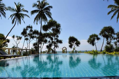 Lanka Beach Boutique Bungalows & Grand Villa