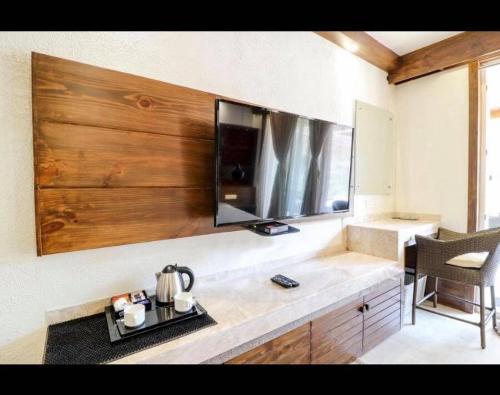 Shivers Oasis Luxury Rooms
