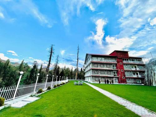 Exterior view, Humming Bird Resort and Executive Suites in Murree