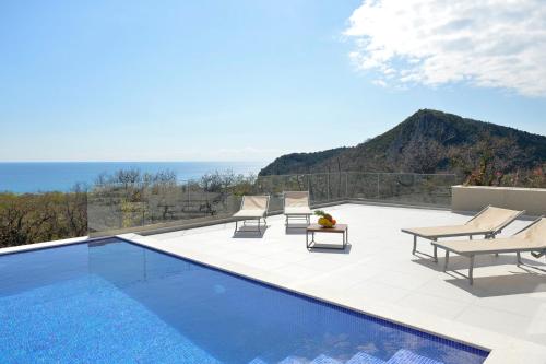 Swimming pool, Villa Zen Hill in Petrovac