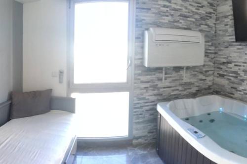 GOLDEN Suites & Spa La Perle a Sete