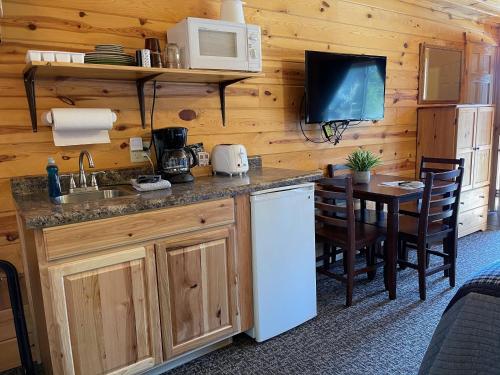 Mountain View Lodge & Cabins