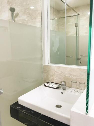 GRAND SAMOTA HOTEL Room Type - Superior King or Twin Room