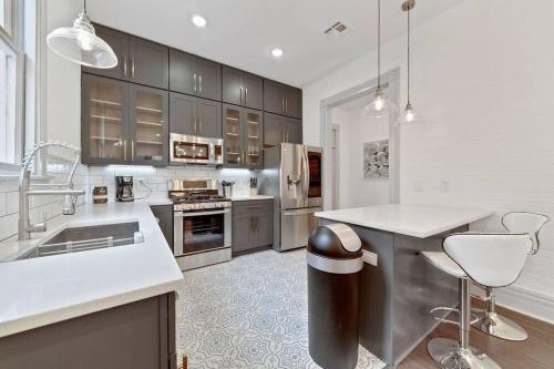Historic home with heated Mini Pool walking distance to downtown San Antonio! near The Guenther House Museum