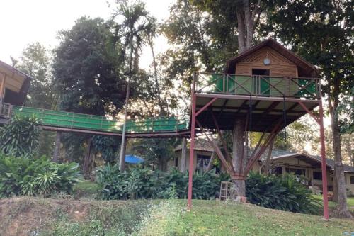 ์Natural wooden house with beautiful view.