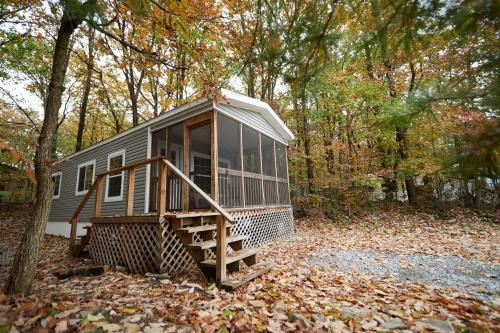 Spring Gulch Screened Park Model 7 - Hotel - Mount Airy