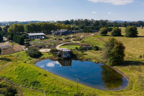 Зовнішній вигляд готелю, Brahman Hills - Gardens, Spa, Hotel & Villas in Ховиків