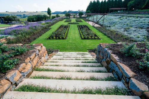 Сад, Brahman Hills - Gardens, Spa, Hotel & Villas in Ховиків