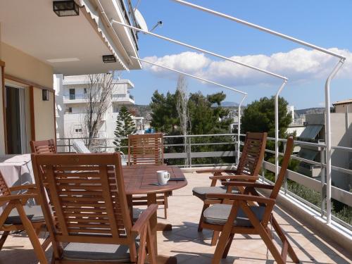 Breezy Veranda Apartment Varkiza