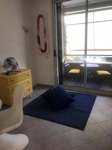 "a due passi dalla spiaggia"