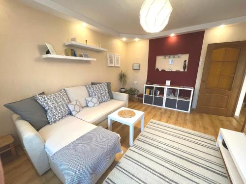 Cosy Home Apartment Lielvardes, free parking, self check-in, Rīga