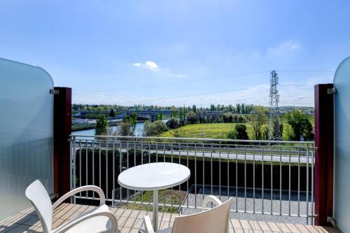 Standard Quadruple Room with Balcony