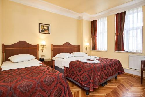 Standard Triple Room image 5