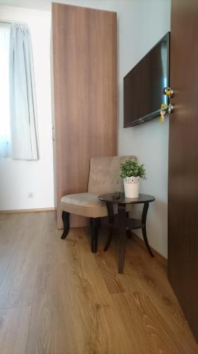 CORNER Vendégház - image 2