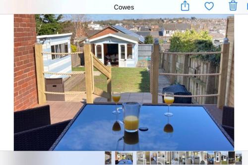 Facilities, No43: Versatile 4BR coastal home with summer house in Cowes Medina