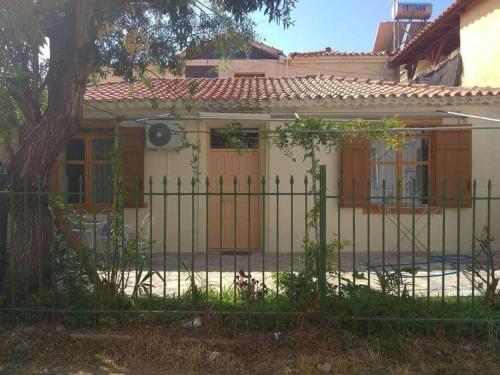 Filanthi Rooms - image 8