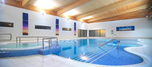 Swimming pool, Manor West Hotel & Leisure Club in Tralee