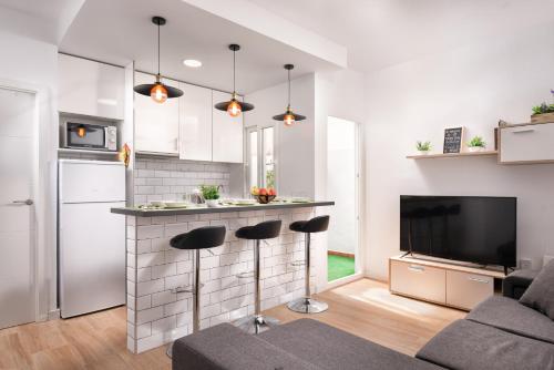 Cozy 3 bed apartment in the heart of Alicante 1