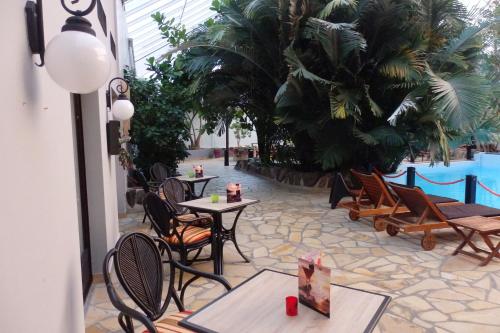 Tropical Hotel