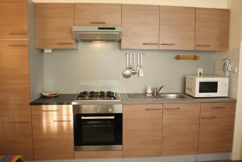 kuhinja, DMI13 Kleine Oase, dichtbij strand Domburg in Domburg