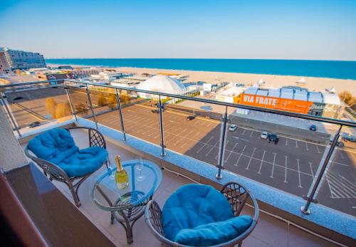 Summerland Luxury Velvet FRONT SEA VIEW