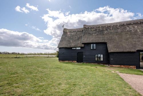 The Hayloft Valley Farm Barns Snape Air Manage Suffolk