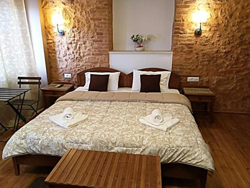 Deluxe Double Room with Side Sea View image 1