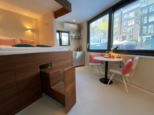 Houseboat Sophia, Amsterdam (photo 9)