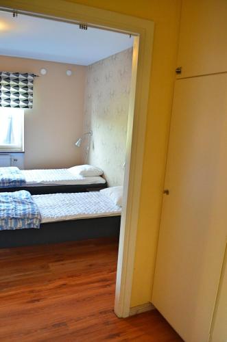 Economy Triple Room with Shared Toilet and Bathroom